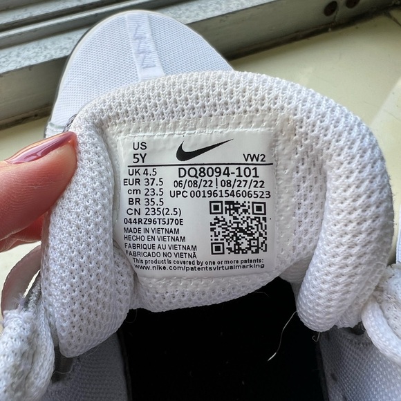 Nike Kyrie Flytrap 6 (5Y) - Picture 7 of 8